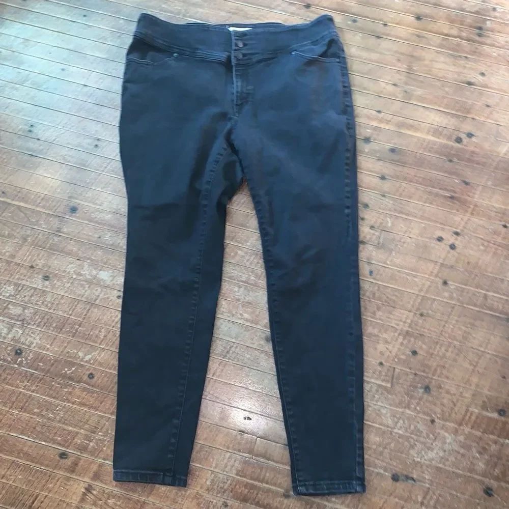 Lane Bryant black multi button 80’s magic waistband 18 hi-rise jeggings
